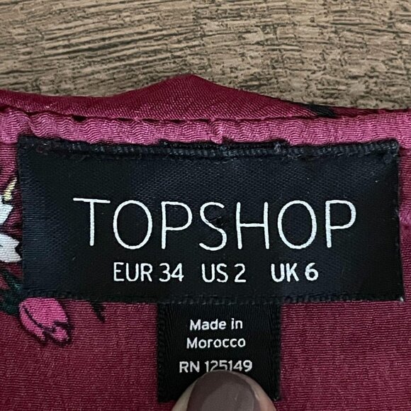 🌺 TopShop Burgundy Ditsy Floral Print Ruffle Front Pirate Blouse Size 2 - Picture 6 of 10